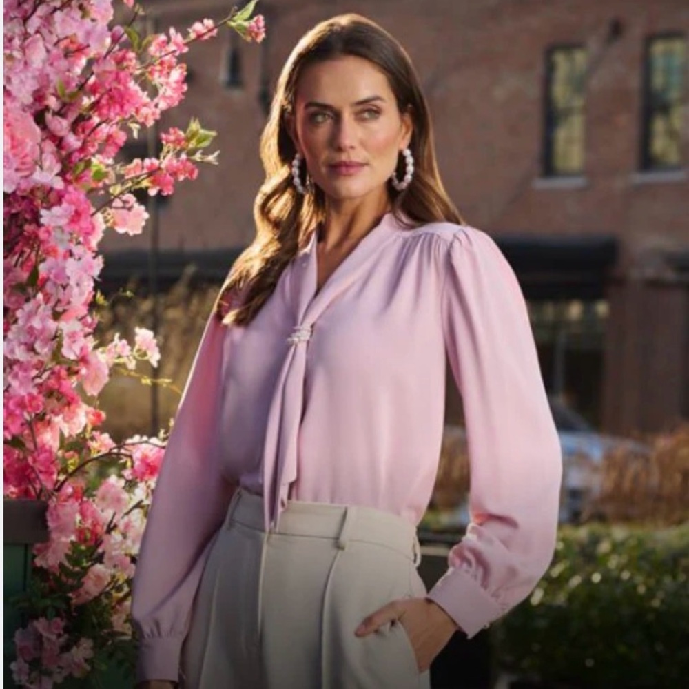 Adrianna Papell Blush Pink Blouse with Neck Tie and Pearl detail Women’s Small